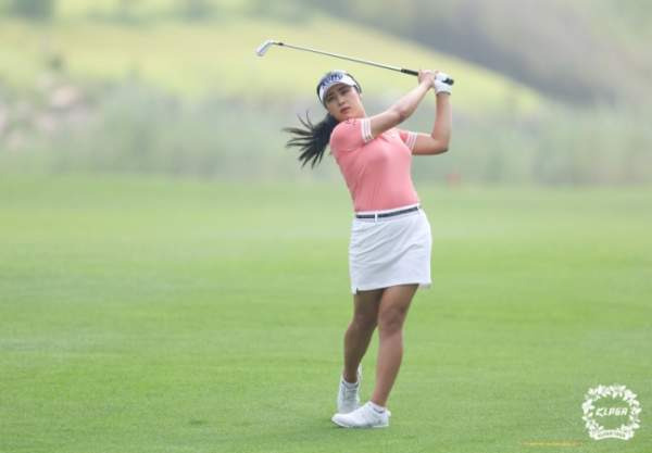 윤이나 프로 골프선수 나이 프로필 총정리: 고향, 학력, 오구 플레이 징계 감경 전말 및 2024년 KLPGA 3관왕에서 2026년 LPGA 메이저 상금 잭팟까지 스탯 분석