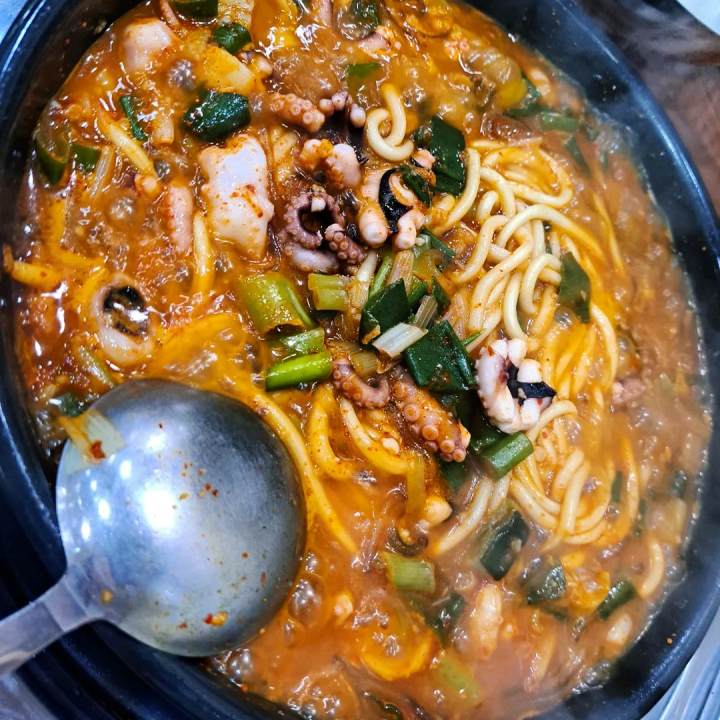 월 매출 1억 5천 52년 전통 조방 낙지 볶음 낙곱새 부산 맛집 추천 생방송투데이 소문의 맛집