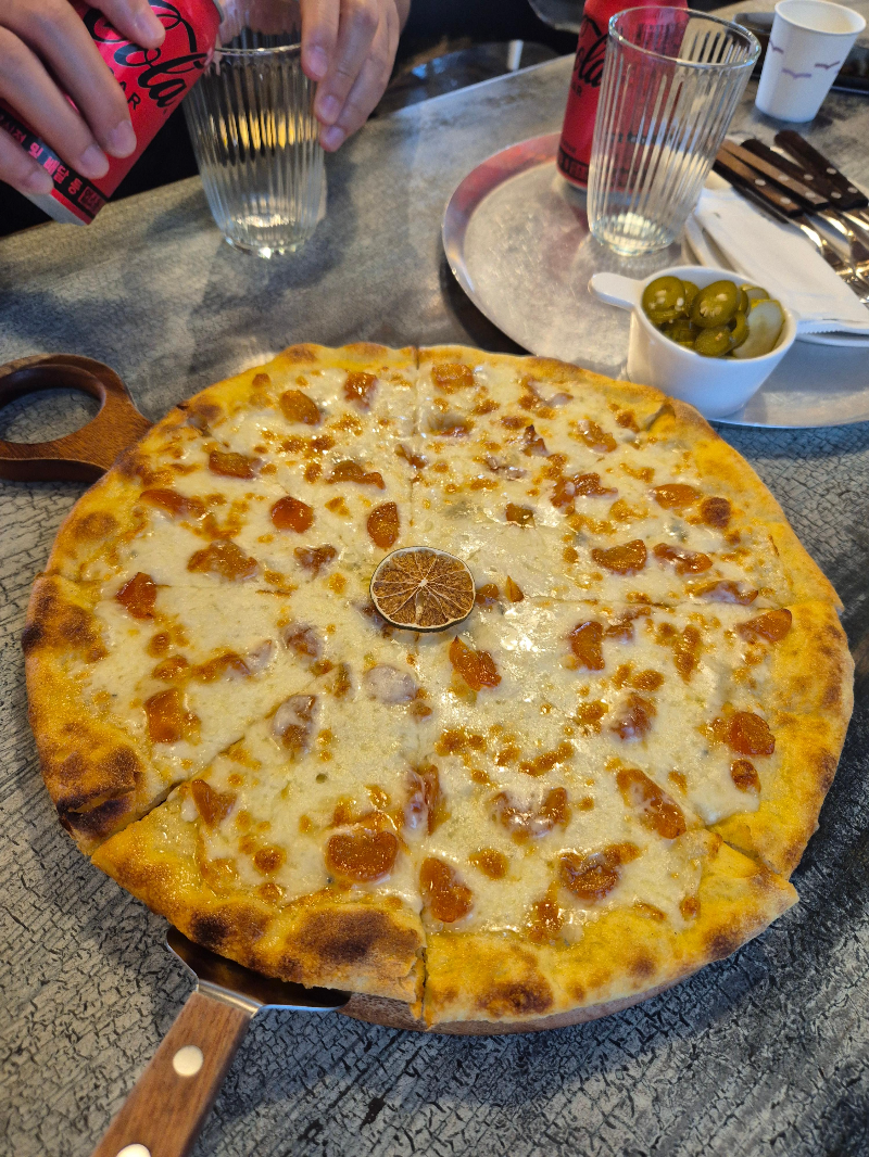 FM빈티지카페 박문관 고르곤졸라 피자