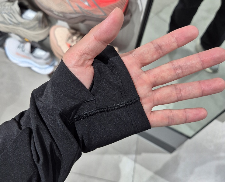 밴딩 처리 손목 핑거홀