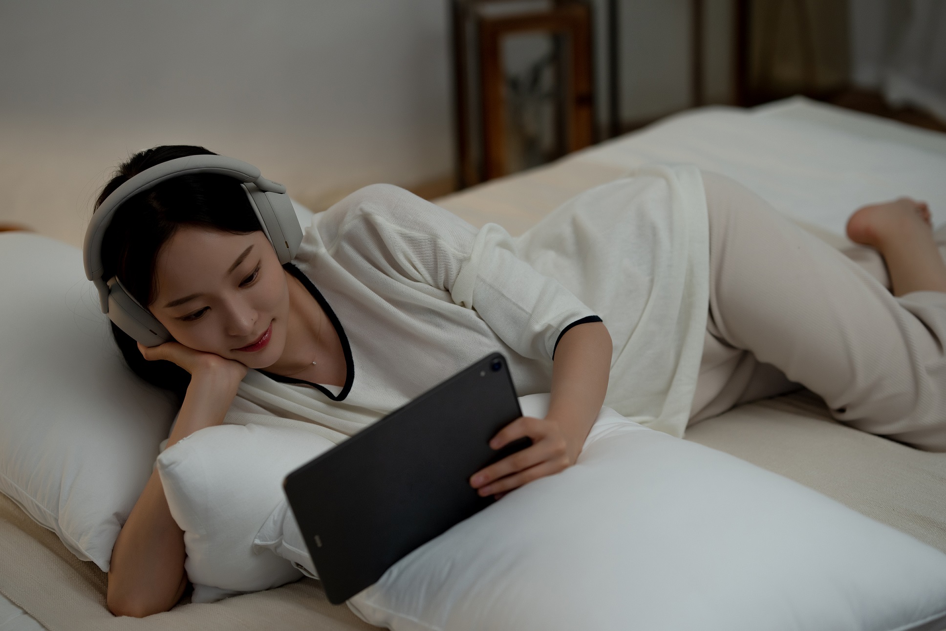 소니 무선 노이즈 캔슬링 헤드폰 WH-1000XM5