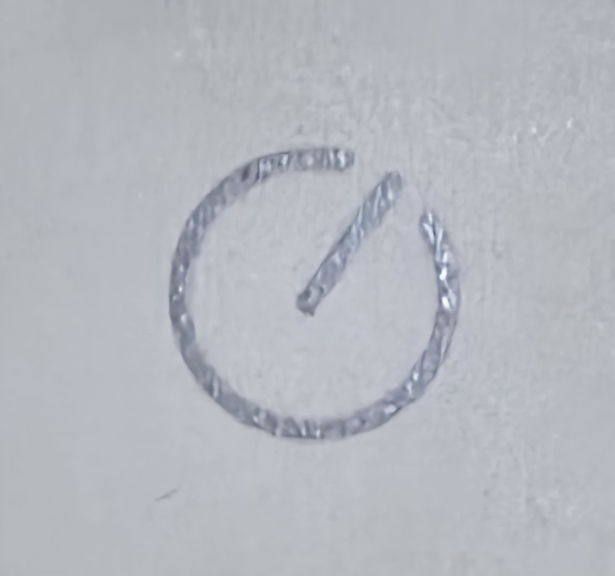 전원버튼-기호-숨겨진-뜻과-의미-숫자-1(I-또는-하이픈)-모양으로-표시된-경우는-전원을-꺼도-“대기-전력을-계속-소비하고-있는-상태”입니다.