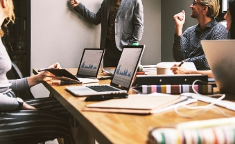 스웨덴의 공유 경제 모델: 카셰어링과 자원 공유의 혁신