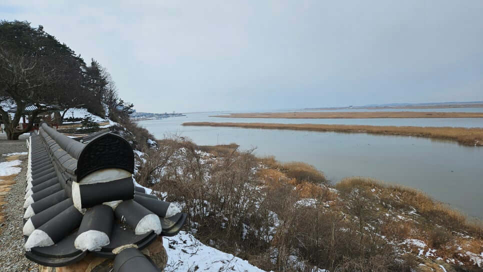 김제 망해사 : 김제평야의 일출과 새만금지구의 일몰이 있는 바다를 바라보는 사찰