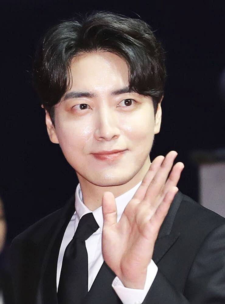 배우-이준혁