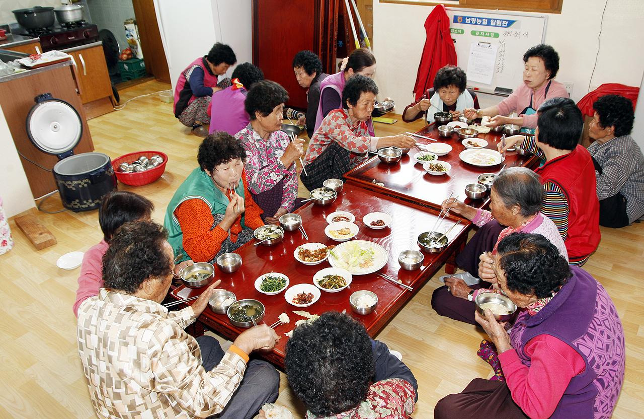 혼자서는 힘들지만 함께라면 견딜 수 있다, 마을을 지키는 이웃의 힘!