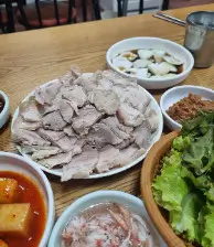 생생정보 40년 전통 돼지국밥 내장수육 맛집