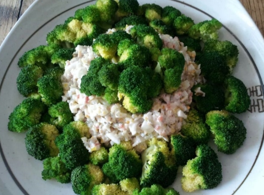 브로콜리 스팀 샐러드