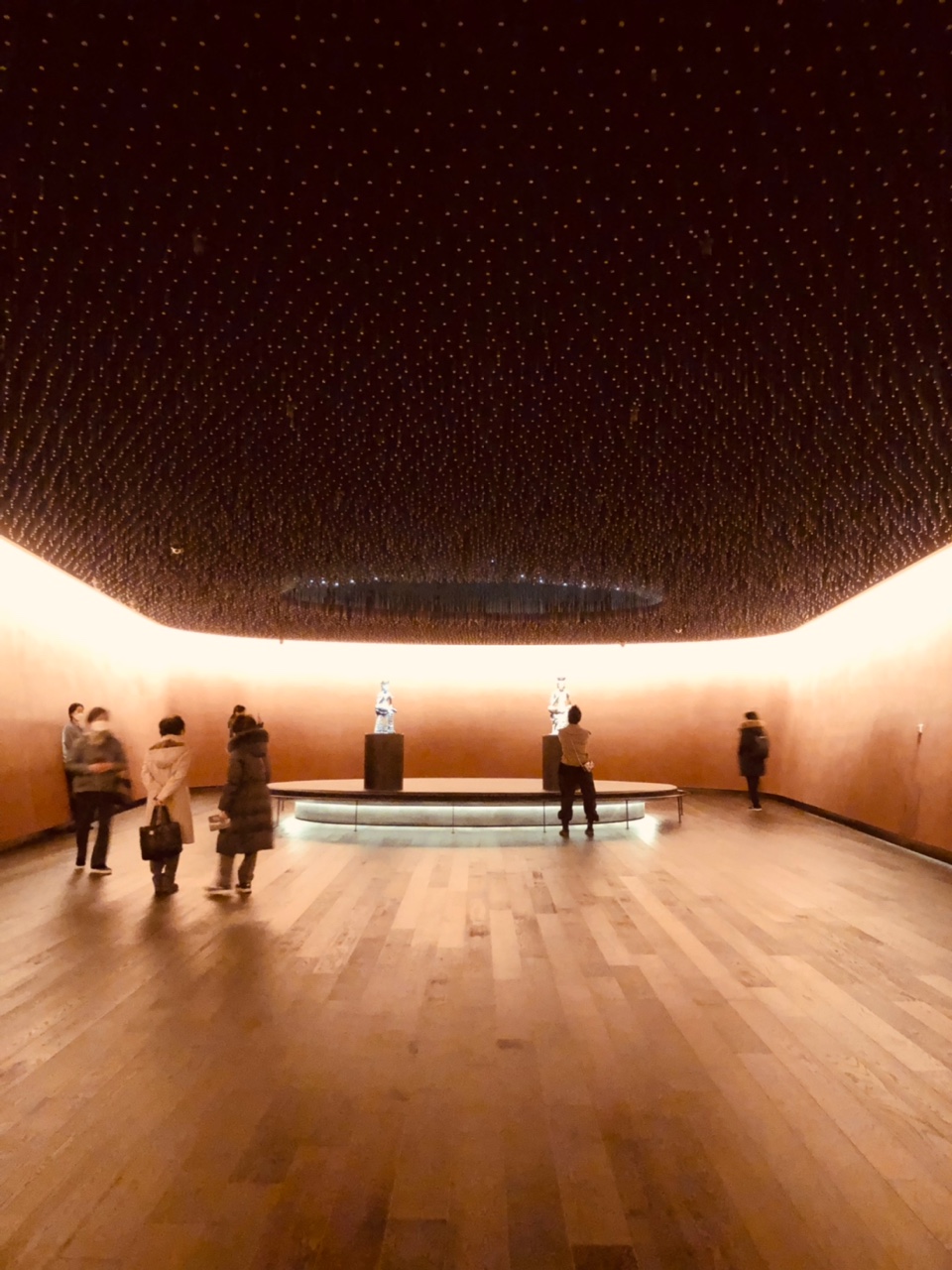 사유의-방-밝은-노출-사진