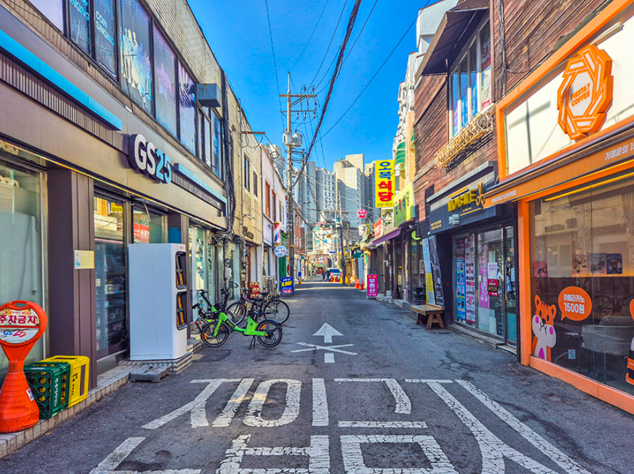 망리단길의 골목길 그리고 가게들