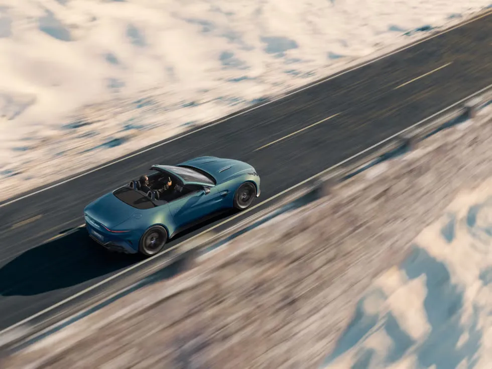 애스턴마틴 밴티지 로드스터 이미지