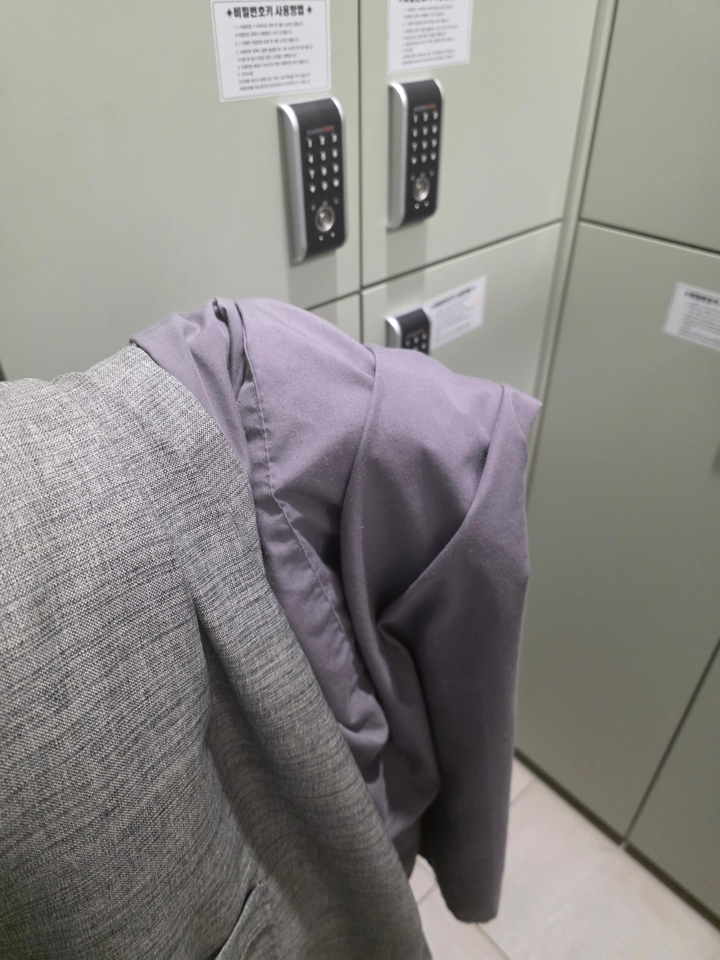 더올린 의원 탈의실