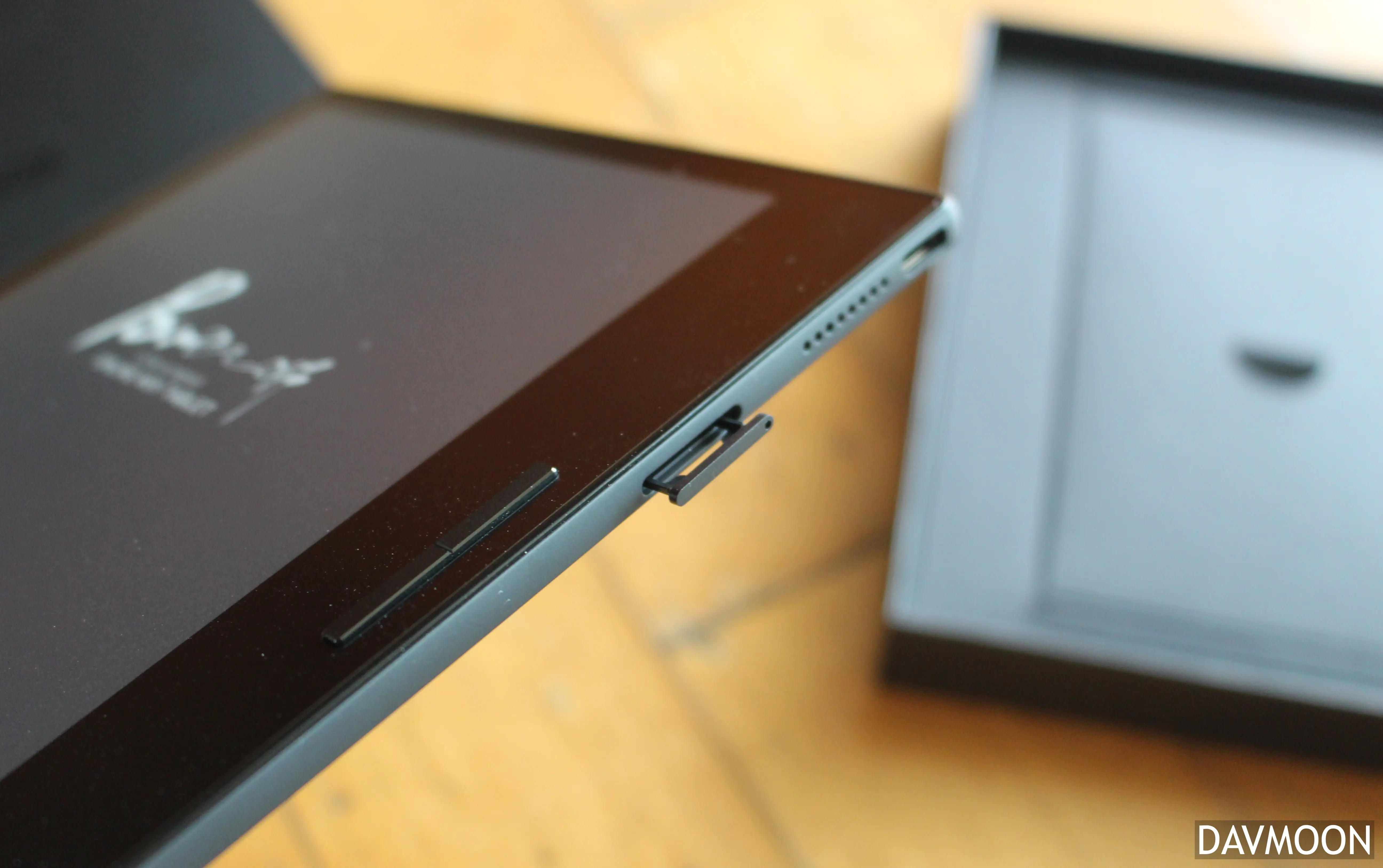 Onyx 리프3 물리키, microSD 슬롯, 마이크홀, USB-C