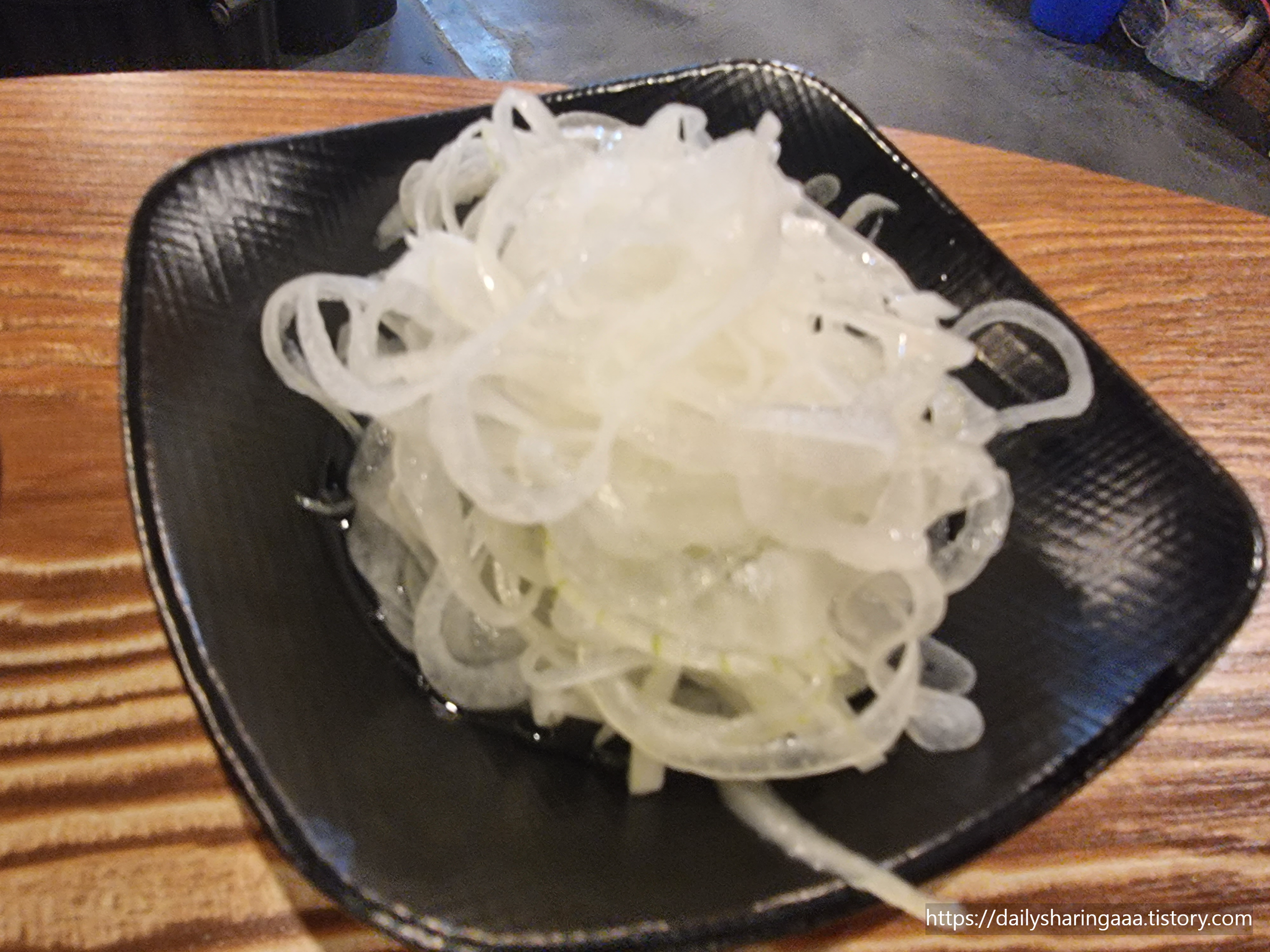 인천_서구_가정동_참숯80닭_양파절임