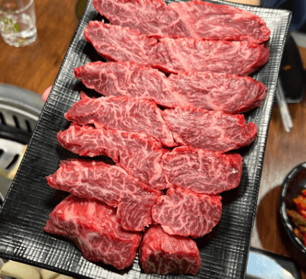 토밥즈 토요일은 밥이 좋아 한우 정육식당 47년 전통 강남 맛집