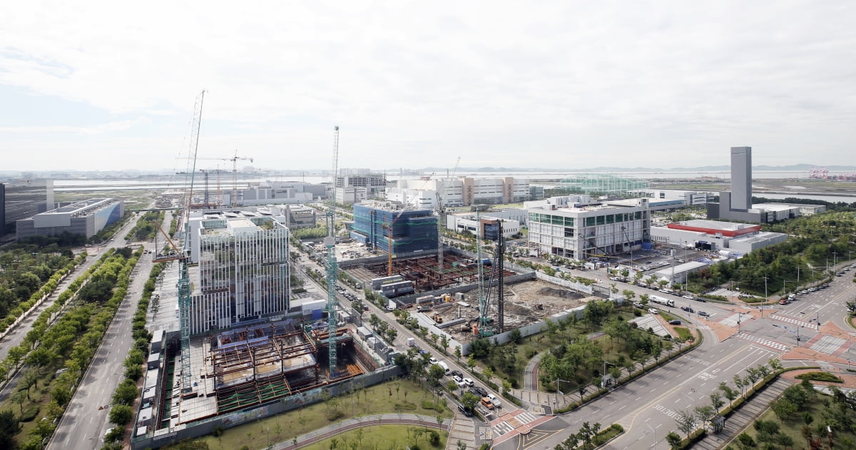 인천 송도국제도시 바이오 단지 공사 현장.