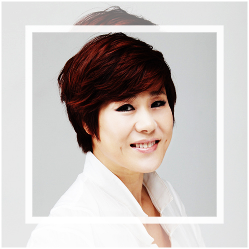 신효범이 다양한 예능에 출연해 자신의 대표곡들을 부르는 이미지로 불타는청춘과 나는가수다, 복면가왕등에 출연한 이력이 있다