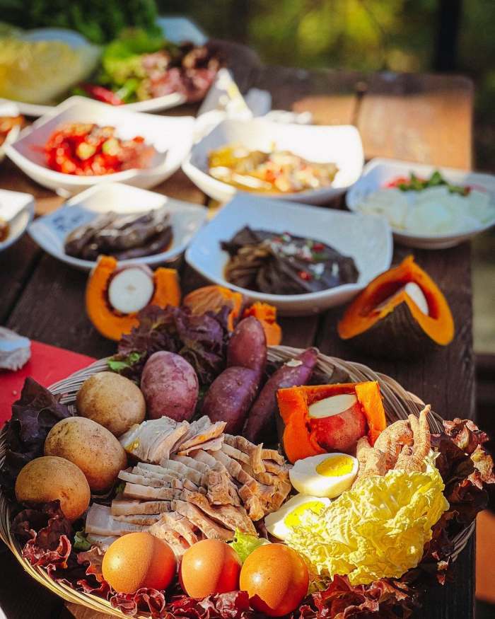 이만기 동네한바퀴 시즌2 무주 덕유산 삼굿구이 맛집 돼지고기와 감자 달걀 솥 돌찜 체험 문의 소개