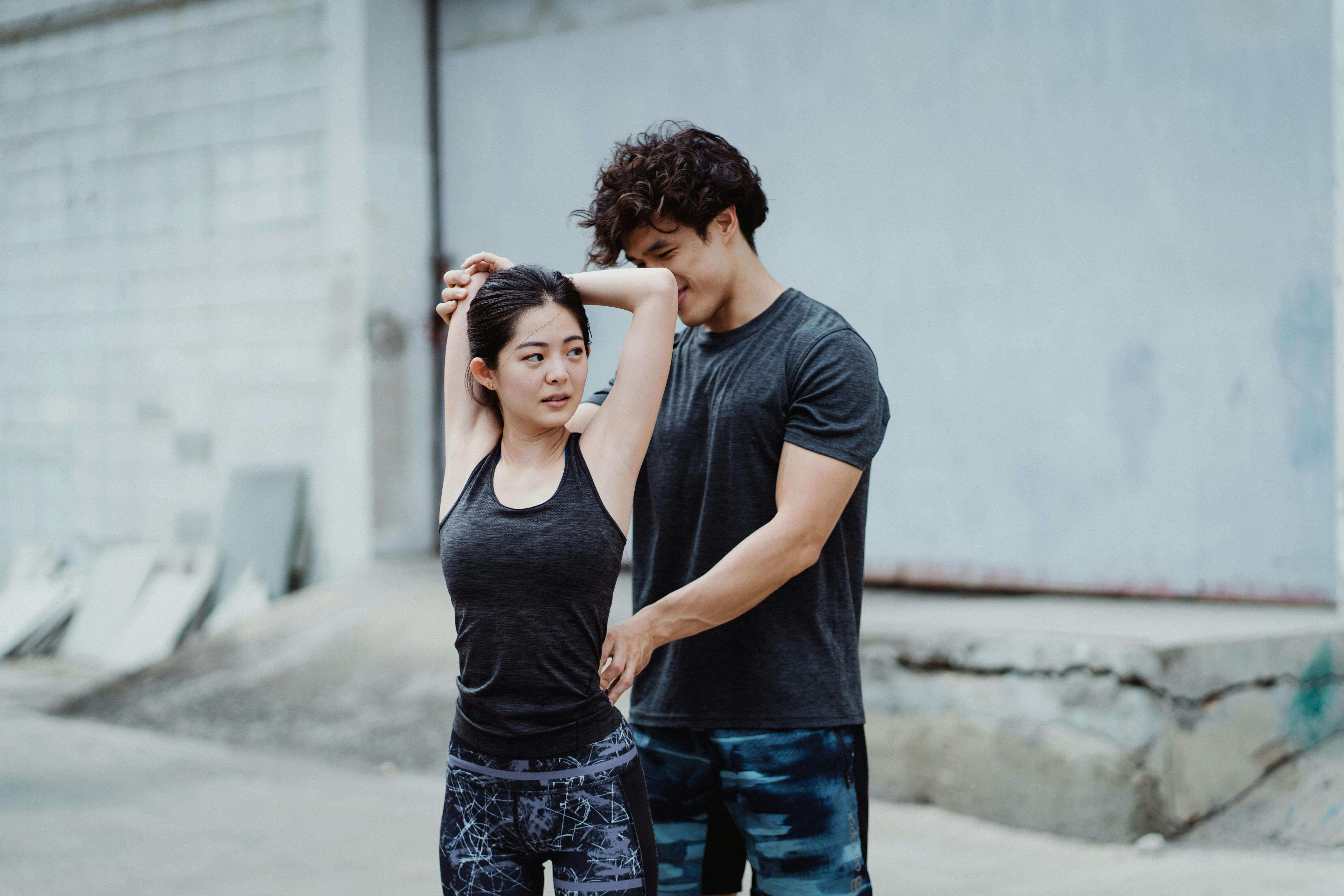 등산 전 스트레칭 안 하면 후회합니다! 무릎과 발목을 지키는 10분 준비 운동