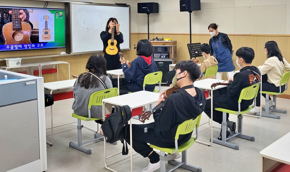 예아람학교 우쿨렐레반 수업