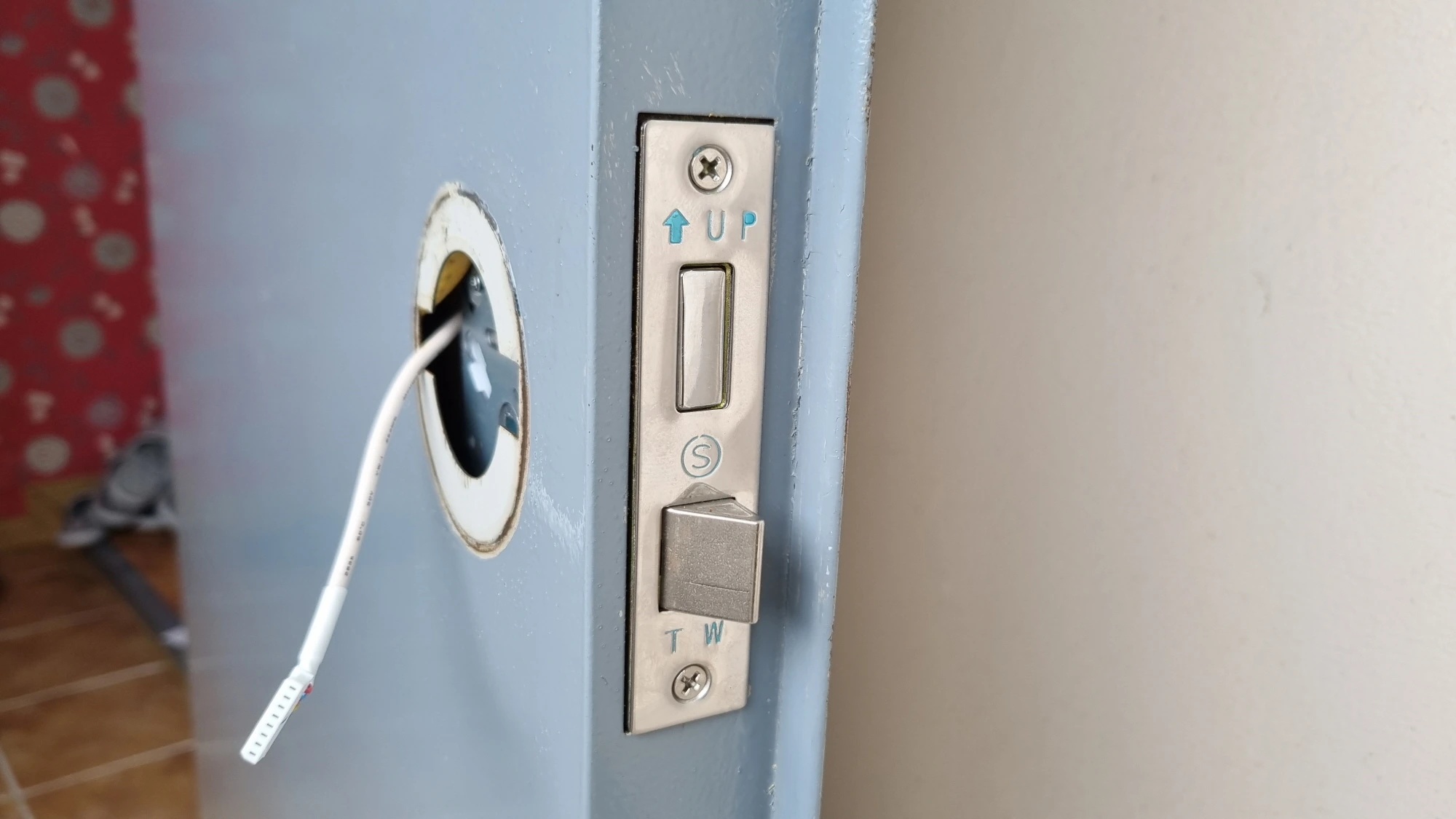 모티스 고정 모습