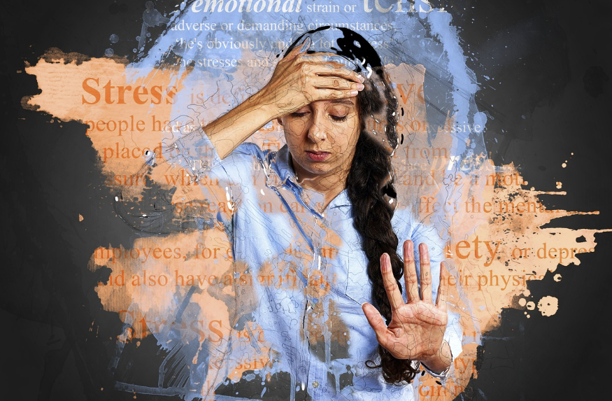 부모님의 불안을 지켜보는 이미지