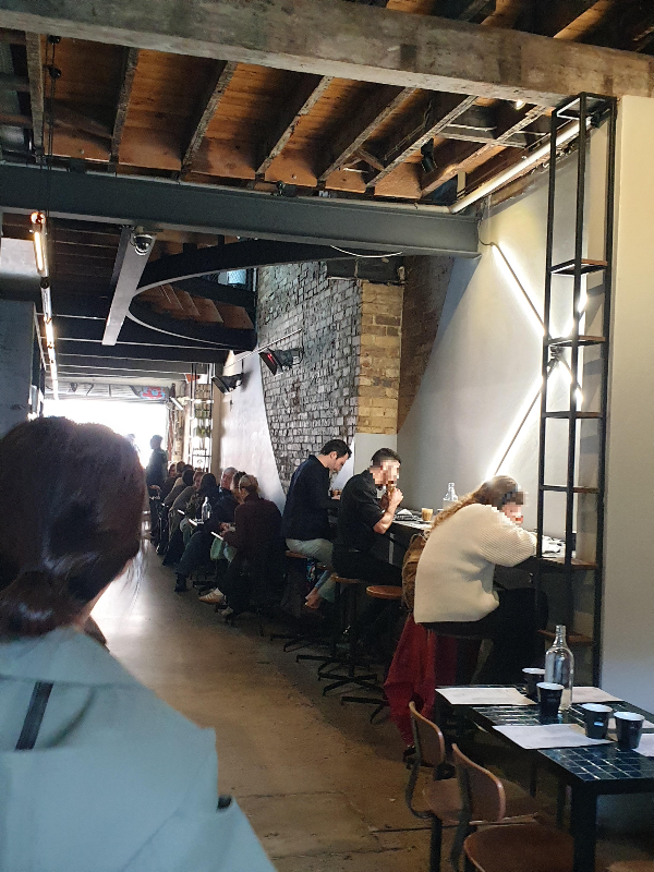 Reuben Hills(루벤 힐스), 시드니 Surry Hills 한복판 커피와 브런치 맛집_내부