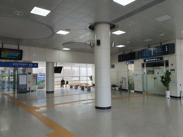 영덕역 대합실