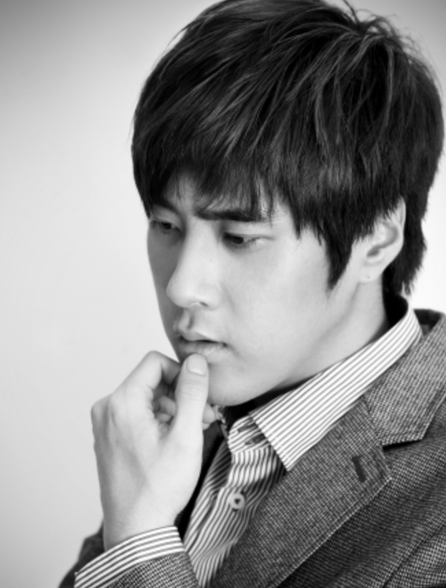 채동하 흑백사진