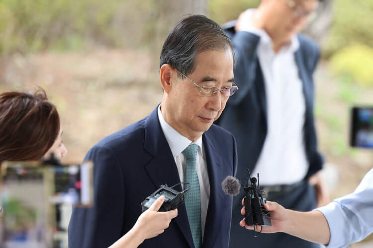 한덕수 전 총리 내란 우두머리 방조 혐의 첫 재판 시작...