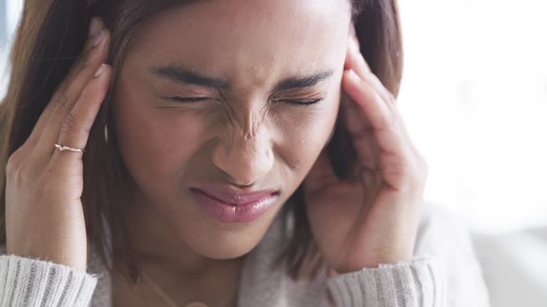 오른쪽 머리가 바늘로 찌르는 듯 아픈 이유