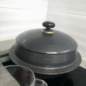 마늘을 삶고 있는 사진