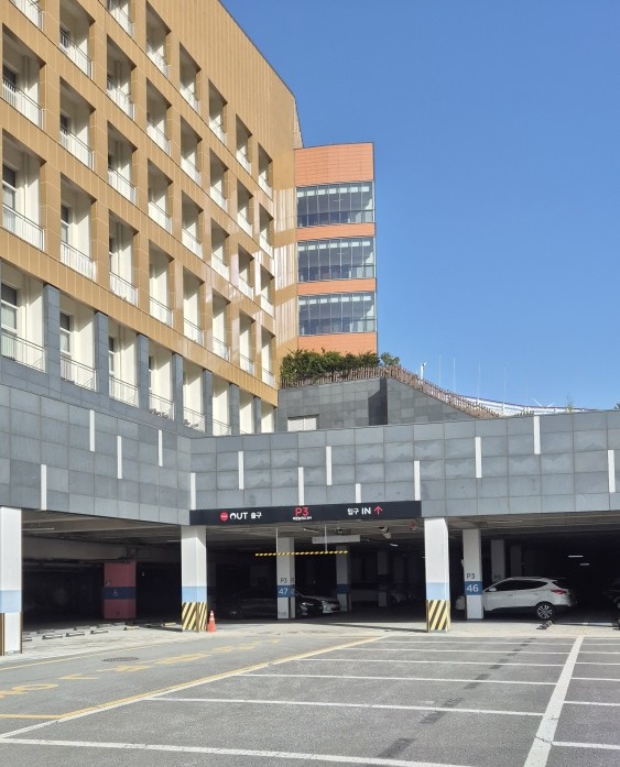 라마다 P3층 주차장