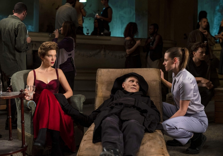 미래의 범죄들 장면