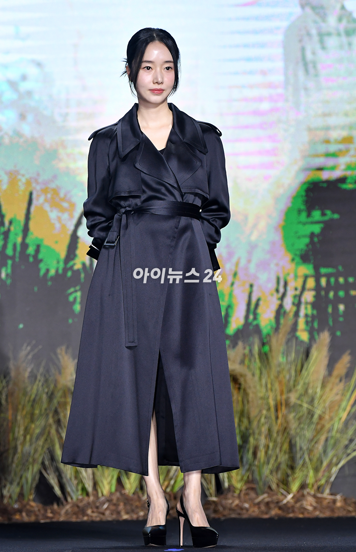 배우 이정현이 26일 오전 서울 용산구 드래곤시티 호텔에 열린 넷플릭스 &#39;기생수: 더 그레이&#39; 제작발표회에서 포토타임을 갖고 있다. [사진=곽영래 기자]