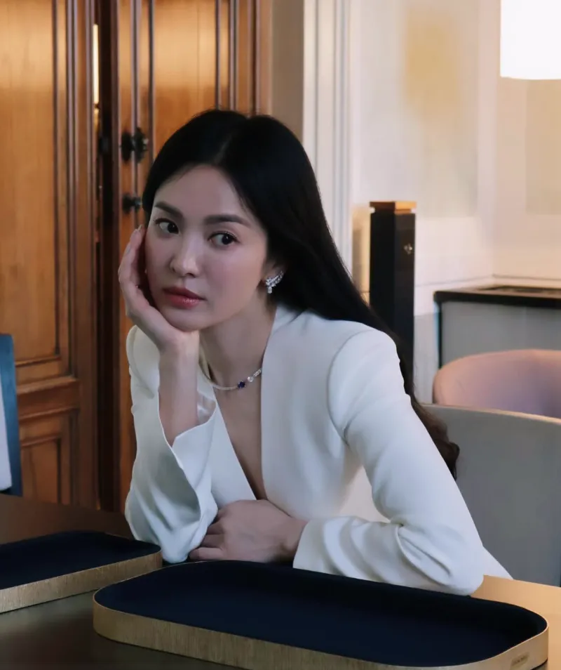 송혜교 쇼메, 송혜교 화보, 송혜교 보그, 송혜교 주얼리, 송혜교 목걸이, 쇼메, 쇼메 앰버서더, 쇼메 주얼리, 쇼메 목걸이, 비 마이 러브, 쇼메 비 마이 러브, 조세핀 컬렉션, 하이주얼리 브랜드, 프랑스 명품 주얼리, 쇼메 가격, 쇼메 예물, 명품 예물 추천, 쇼메 후기, 쇼메 실착, 셀럽 주얼리, 송혜교 착용, 쇼메 예약구매, 명품 주얼리 추천, 하이주얼리 착용컷, 비마이러브 실착, 쇼메 조세핀