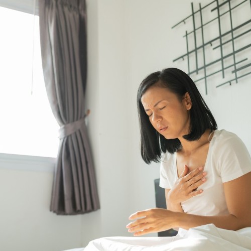 오른쪽 가슴 답답함, 호흡곤란, 어지러움, 기침, 가슴 통증