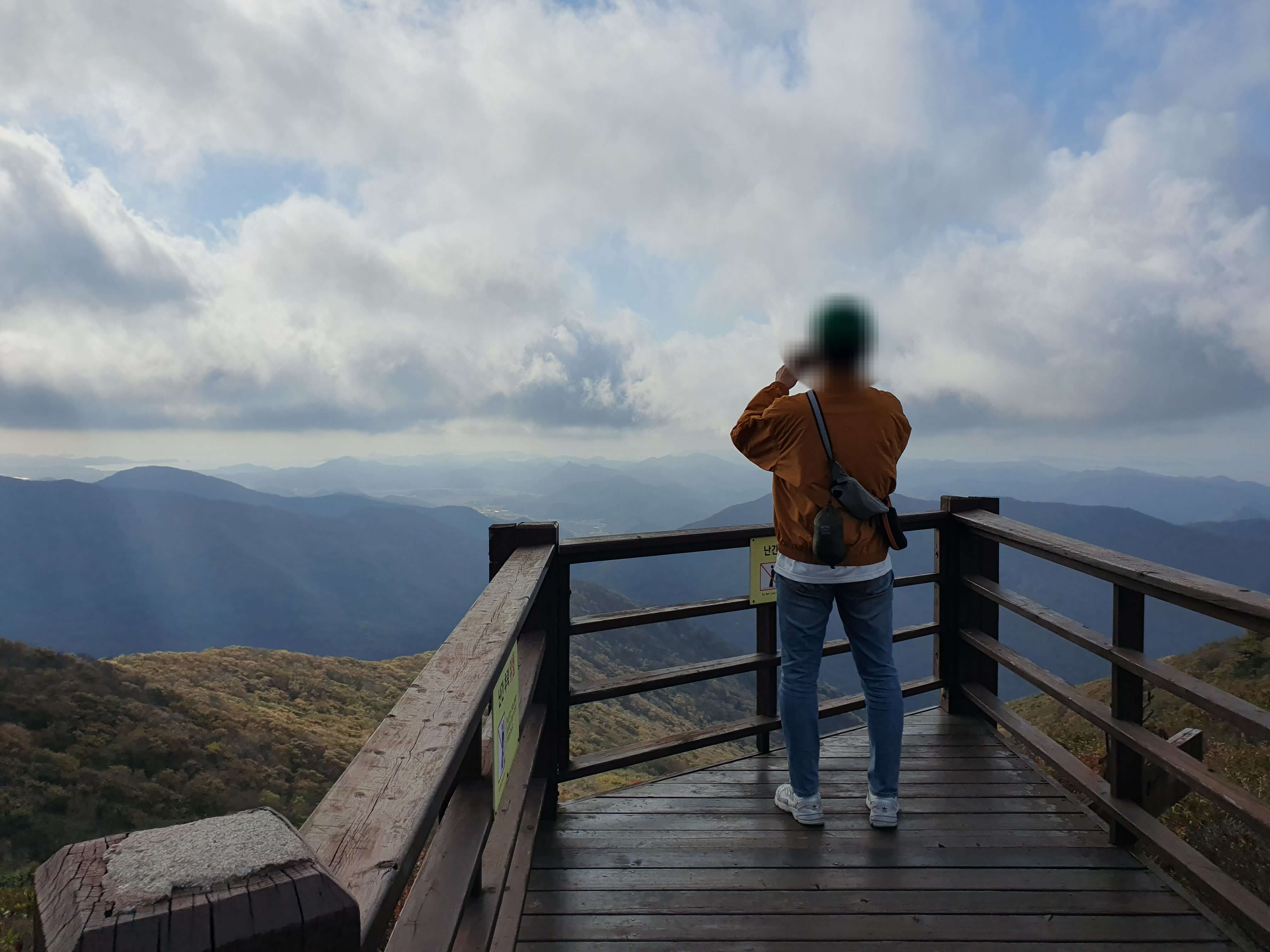 풍경을 즐기며 올라가는 두륜산 전망대 산책로