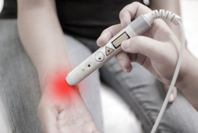 관절 주사 한 방이면 OK? 효과부터 부작용까지 총 정리 (2025 최신)