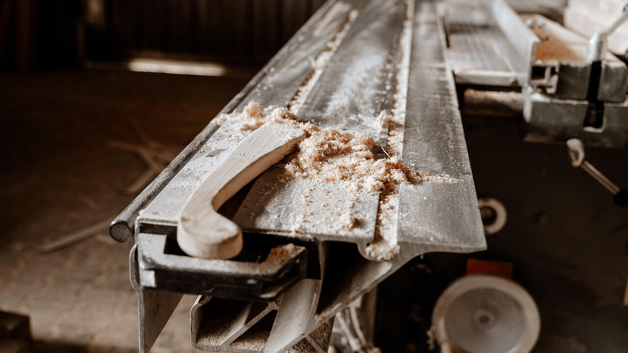 전통 목공의 좌우대칭과 중심축 개념 분석