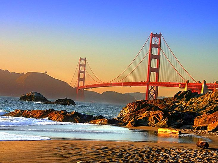 캘리포니아 다리 금문교 에서의 노을