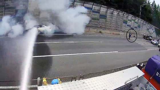 불난 벤츠 구조한 영웅