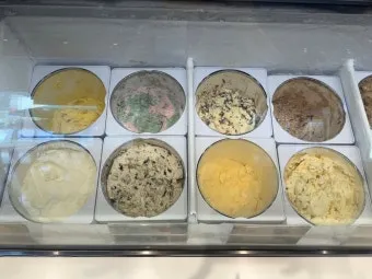 베스킨라빈스31 아이스크림 레슬리 에디션 엄마는 외계인 로어 슈가 신제품 정보_14