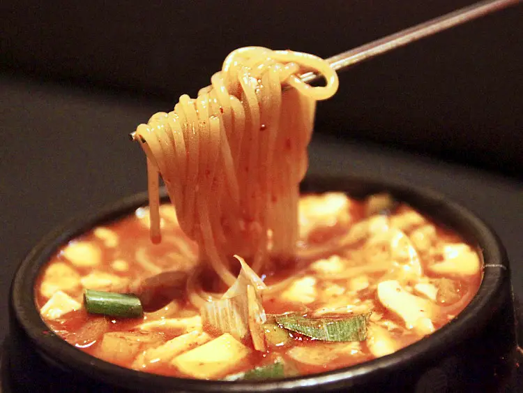 신랑수업 모태범 임사랑 수요미식회에도 나온 딸기빙수 즉석떡볶이 맛있는 식당 송파역 송리단길 맛집 추천 오늘방송 정보