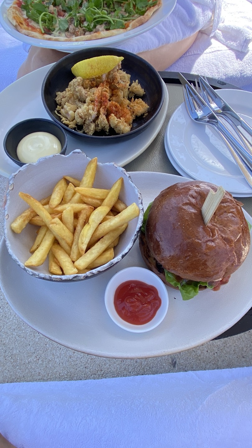 “발리 풀사이드 럭셔리 식사, 알릴라 SPLASH 후기”