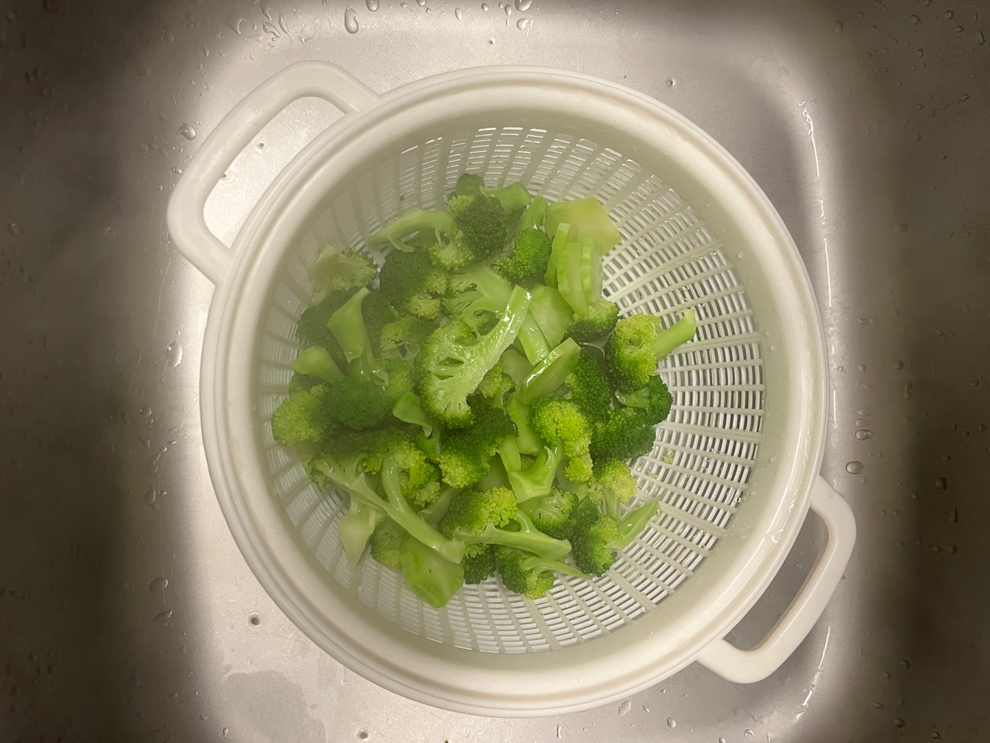 브로콜리 데치기