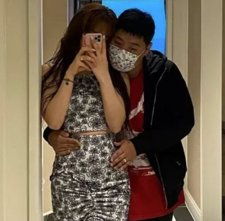 트위치 공혁준 갑상선암 1기 투병 아내 산범 임신 출산 결혼 초기 증상 프로필