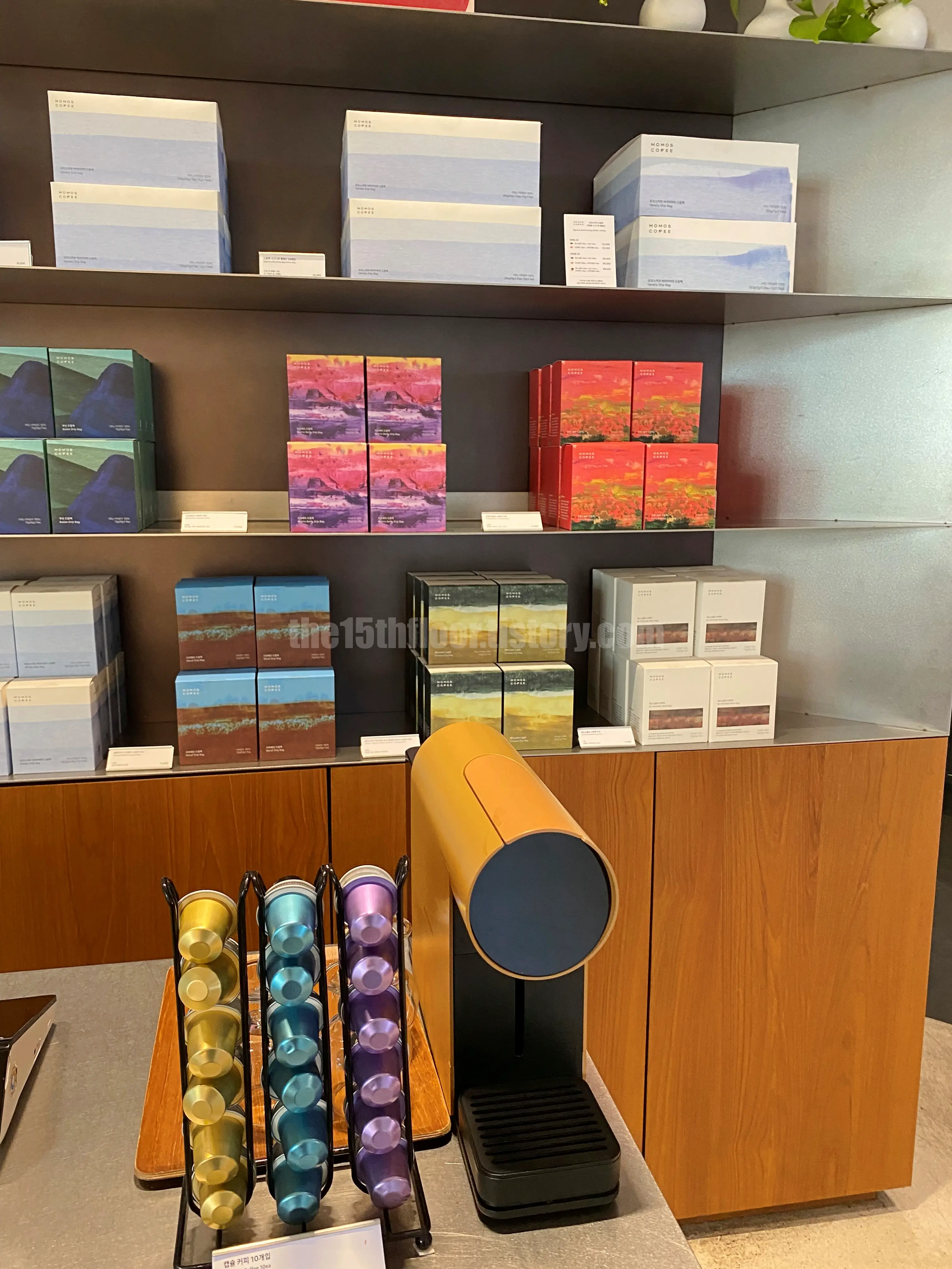부산 해운대구 &amp;#39;모모스커피&amp;#39; 마린시티점 (커피 및 굿즈)
