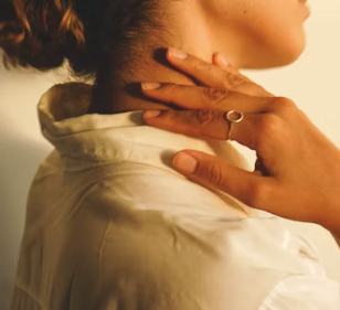 목 디스크 증상 원인 운동요법 치료방법