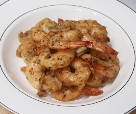 술안주로 완벽한 따끈한 요리 한 접시, 해산물, 소시지